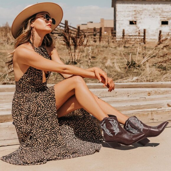 Women's Polyurethane Brown Pu Embroidered Round Toe Short Ankle Chunky Heel Boot - Picture 5 of 7